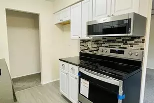 64 Manchester Ct, Freehold, NJ 07728 - Photo 5