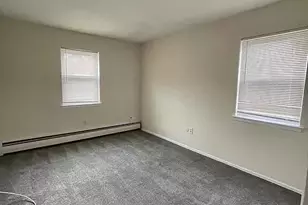 64 Manchester Ct, Freehold, NJ 07728 - Photo 9