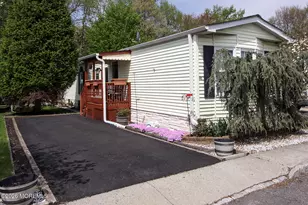 46 Seattle Slew Dr, Howell Township, NJ 07731 - Photo 23