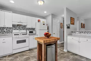 2505 Metedeconk Ct, Freehold, NJ 07728 - Photo 3