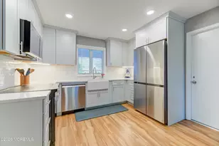 33 Imperia Pl, Aberdeen Township, NJ 07747 - Photo 7