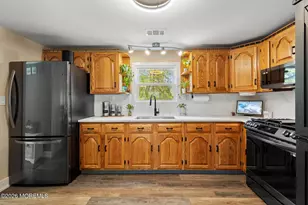 337 Manalapan Rd, Spotswood, NJ 08884 - Photo 13