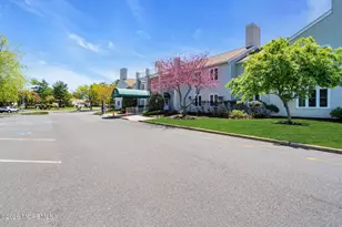 81 D Parkway Dr, Freehold, NJ 07728 - Photo 29