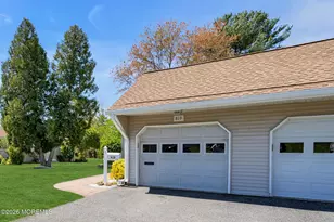 81 D Parkway Dr, Freehold, NJ 07728 - Photo 31