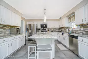 20 Thousand Oaks Terrace, Howell Township, NJ 07731 - Photo 9