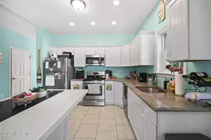 717 Main St, Belford, NJ 07718 - Photo 11
