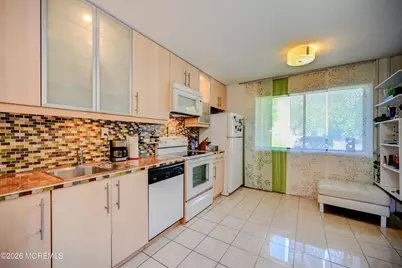 220 Medford Court #B, Manalapan Township, NJ 07726 - Photo 13
