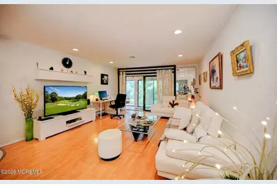 220 Medford Court #B, Manalapan Township, NJ 07726 - Photo 5