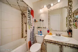 220 Medford Ct, Manalapan Township, NJ 07726 - Photo 21