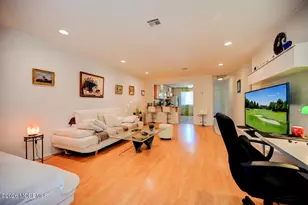 220 Medford Ct, Manalapan Township, NJ 07726 - Photo 7