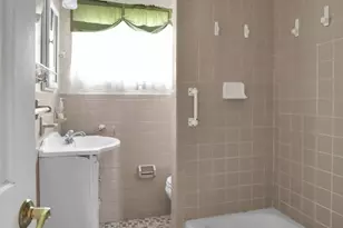 846 Center St, Red Bank, NJ 07701 - Photo 25