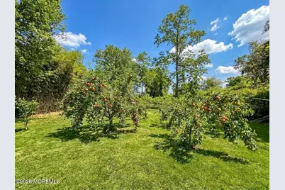 636 Holmdel Road, Hazlet Township, NJ 07730 - Photo 43