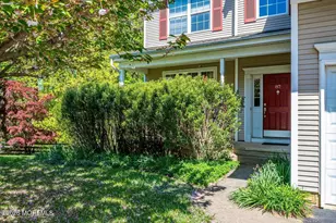 87 Queensbury Ct, Morganville, NJ 07751 - Photo 5