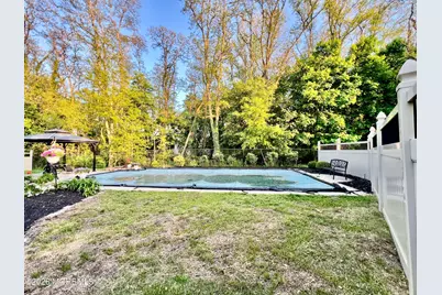 16 Templer Way, Hazlet Township, NJ 07730 - Photo 19