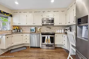 609B Lake Point Dr, Lakewood, NJ 08701 - Photo 7