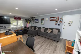80 Manchester Ct, Freehold, NJ 07728 - Photo 5