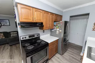 80 Manchester Ct, Freehold, NJ 07728 - Photo 13