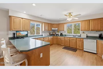 61 New Brunswick Avenue, Matawan, NJ 07747 - Photo 11