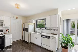 40 La Valencia Rd, Old Bridge Township, NJ 08857 - Photo 7
