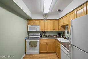 46 Greenwood Dr, Freehold, NJ 07728 - Photo 5
