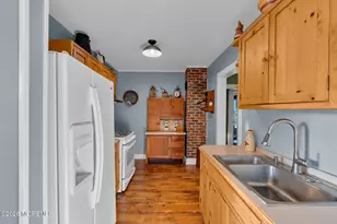 174 South St, Freehold, NJ 07728 - Photo 23