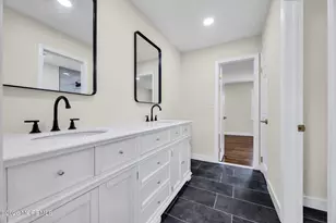 28 Kingsley Way, Freehold, NJ 07728 - Photo 3