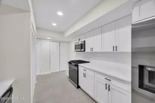 28 Kingsley Way, Freehold, NJ 07728 - Photo 11