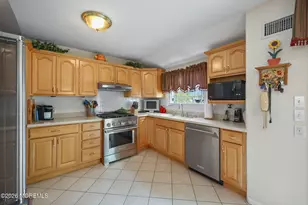 8 Dover Ct, Hazlet Township, NJ 07730 - Photo 15