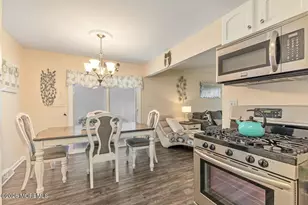 13 Roland Pl, Hazlet Township, NJ 07730 - Photo 9