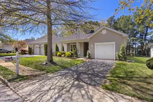 18 Amberwinds Ct, Lakewood, NJ 08701 - Photo 3