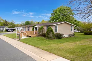 551 James St, Freehold, NJ 07728 - Photo 5