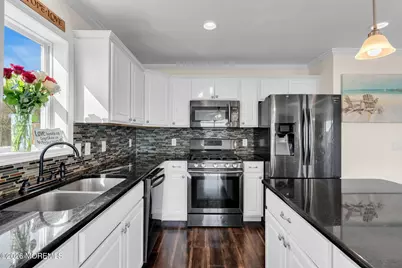 607 Bay Avenue, Union Beach, NJ 07735 - Photo 17