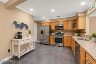1143 Roseberry Ct, Morganville, NJ 07751 - Photo 9