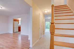 109 Woodland Dr, Aberdeen Township, NJ 07747 - Photo 9