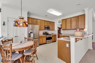 24 Greensprings Dr, Lakewood, NJ 08701 - Photo 17
