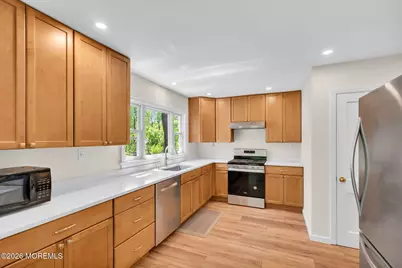 323 Florence Road, Middletown, NJ 07748 - Photo 5