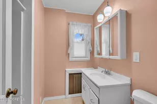 323 Florence Rd, Middletown, NJ 07748 - Photo 21