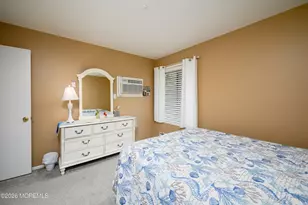 23 Meadow Green Cir, Manalapan Township, NJ 07726 - Photo 13