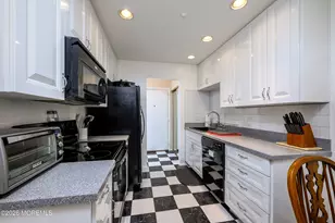 23 Meadow Green Cir, Manalapan Township, NJ 07726 - Photo 15