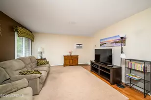 23 Meadow Green Cir, Manalapan Township, NJ 07726 - Photo 5