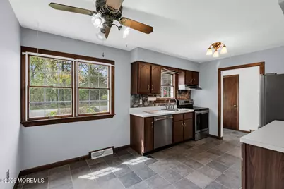 801 Broadway Boulevard, Toms River Township, NJ 08757 - Photo 19