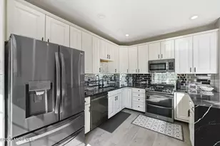 7 Demarest Dr, Manalapan Township, NJ 07726 - Photo 15