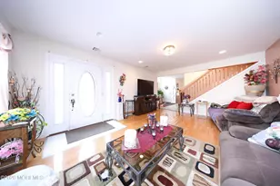 34 Evergreen Pl, Keansburg, NJ 07734 - Photo 3