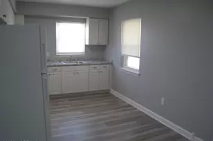45 Broad St, Freehold, NJ 07728 - Photo 9