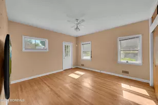 19 Murray St, Freehold, NJ 07728 - Photo 13