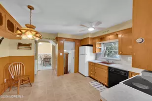19 Murray St, Freehold, NJ 07728 - Photo 9