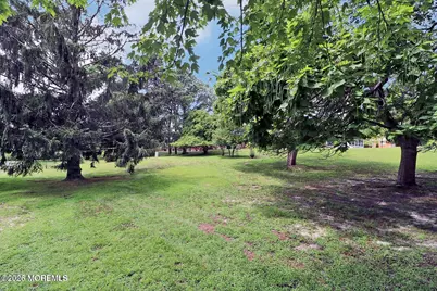 107 B Constitution Boulevard, Whiting, NJ 08759 - Photo 5