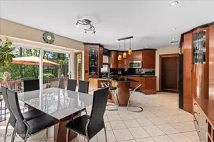 9 Manor Ct, Manalapan Township, NJ 07726 - Photo 13