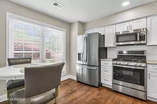 16 Vassar Pl, Morganville, NJ 07751 - Photo 7