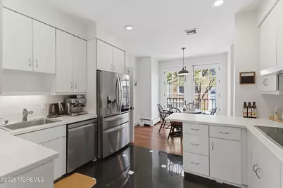 26 Half Moon Isle Isle, Jersey City, NJ 07305 - Photo 7